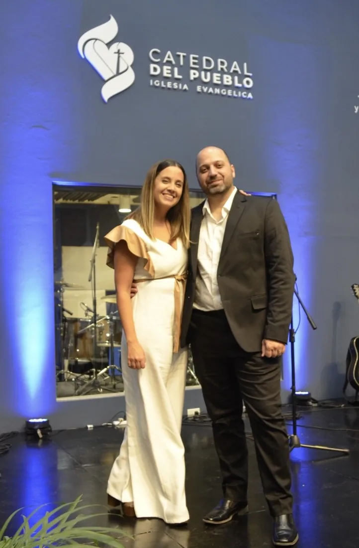 Emmanuel Ebel y Cyntia Golluscio, pastores de Catedral del Pueblo